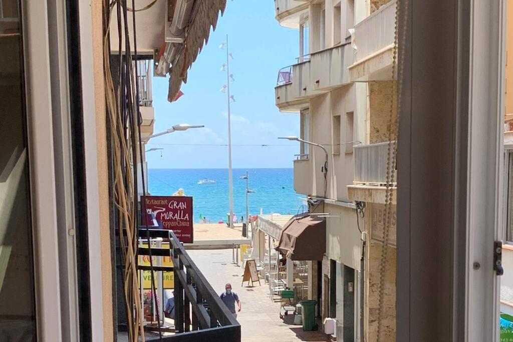 카라펠 Prop De Mar A 60M De La Playa 아파트 외부 사진