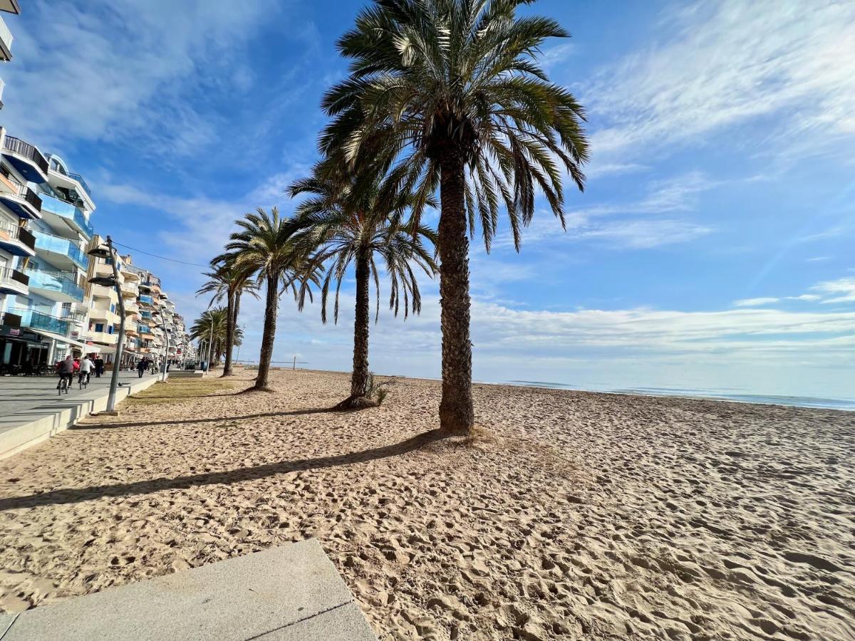 카라펠 Prop De Mar A 60M De La Playa 아파트 외부 사진